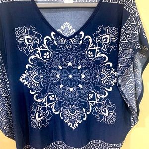 Silky navy blue top!